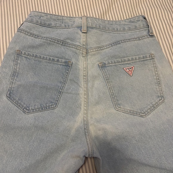 Guess Button Fly 90s Skinny Jeans in Light Wash - Size 27 - Picture 7 of 9